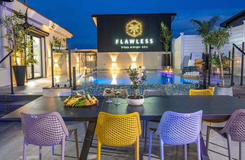 וילה פלואולס